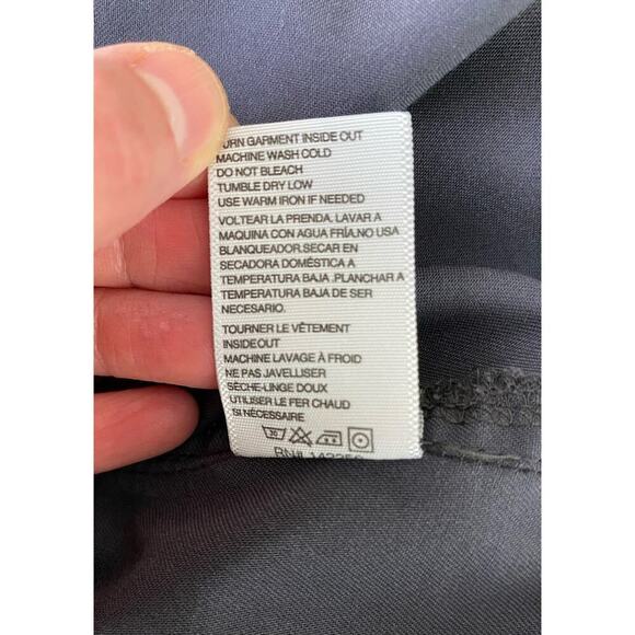 Figs Women's Size XS Gray Short Sleeve V-Neck Super Soft Uniform Scrub Top - Picture 7 of 7